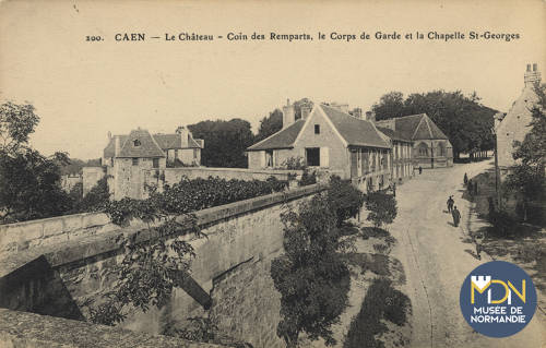 cl_01_125_Caen- le château coin des remparts, le corp de garde et la chapelle St georges.jpg