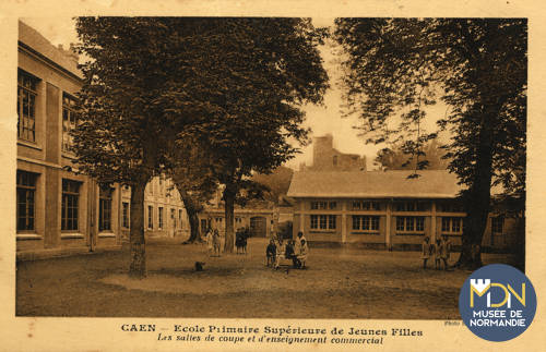 cl_03_131_Caen- École Primaire Supérieure de Jeune Fille.jpg