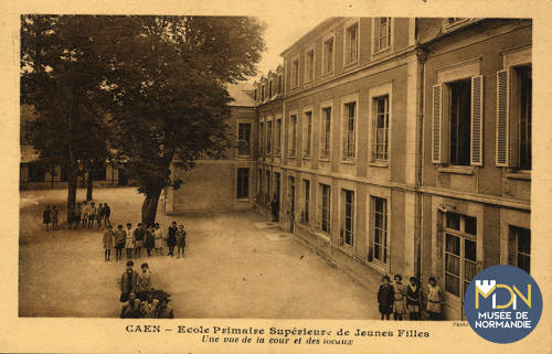 cl_03_133_Caen- École Primaire Supérieure de Jeune Fille.jpg