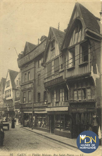 18-28 -1910- Cl_04_207_CAEN- Vieille Maison Rue St-Pierre.jpg