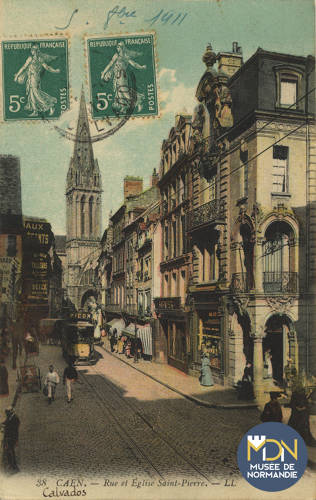 43 -1911- Cl_04_202_CAEN- Rue et église St-Pierre.jpg