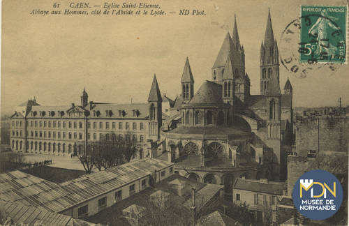 Cl_06_262_Caen-Eglise St Etienne-Abbaye aux hommes, côté de l'Abside et le lycée.jpg