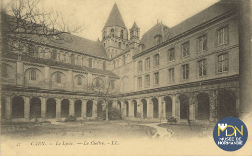 Cl_06_274_Caen-Le lycée-Le cloître.jpg