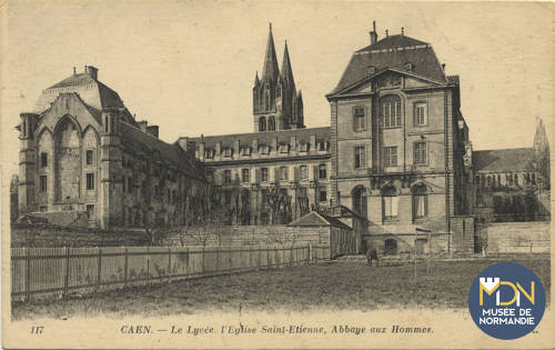 Cl_06_299_Caen-Le lycée-L'église St Etienne-Abbaye aux hommes.jpg