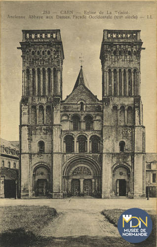 Cl_06_393_Caen-Eglise de la trinité-Ancienne abbaye aux dames-Façade occidentale.jpg