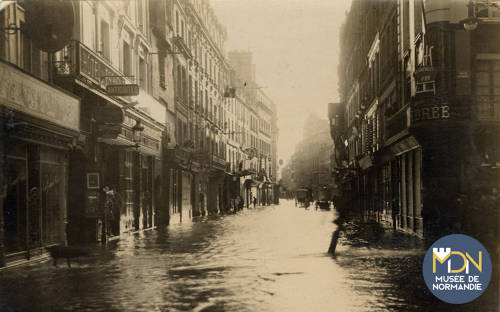 73 - Cl_09_324_Caen_Inondations_Rue St Jean.jpg