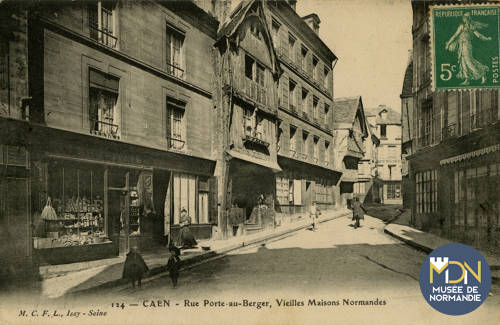 3-9 - Cl_08_003_Caen_rue Porte-au-Berger_Vieilles Maisons Normandes.jpg