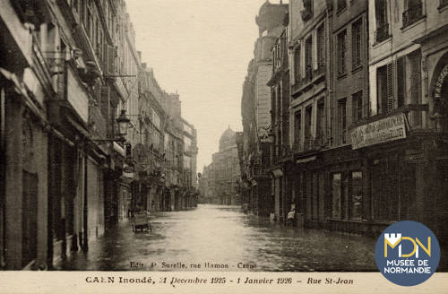 60 - Cl_09_301_Caen Inondé_31 décembre 1925-1er janvier 1926_Rue St Jean.jpg